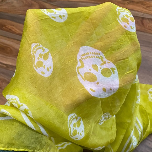 Sheer Silk Skulls!! - Picture 4 of 9